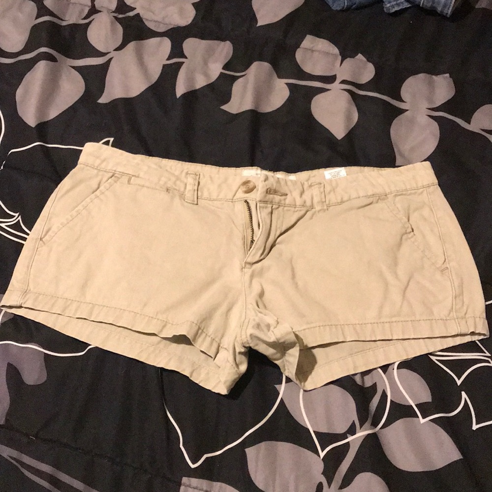 Aeropostale khaki shorts size 9/10